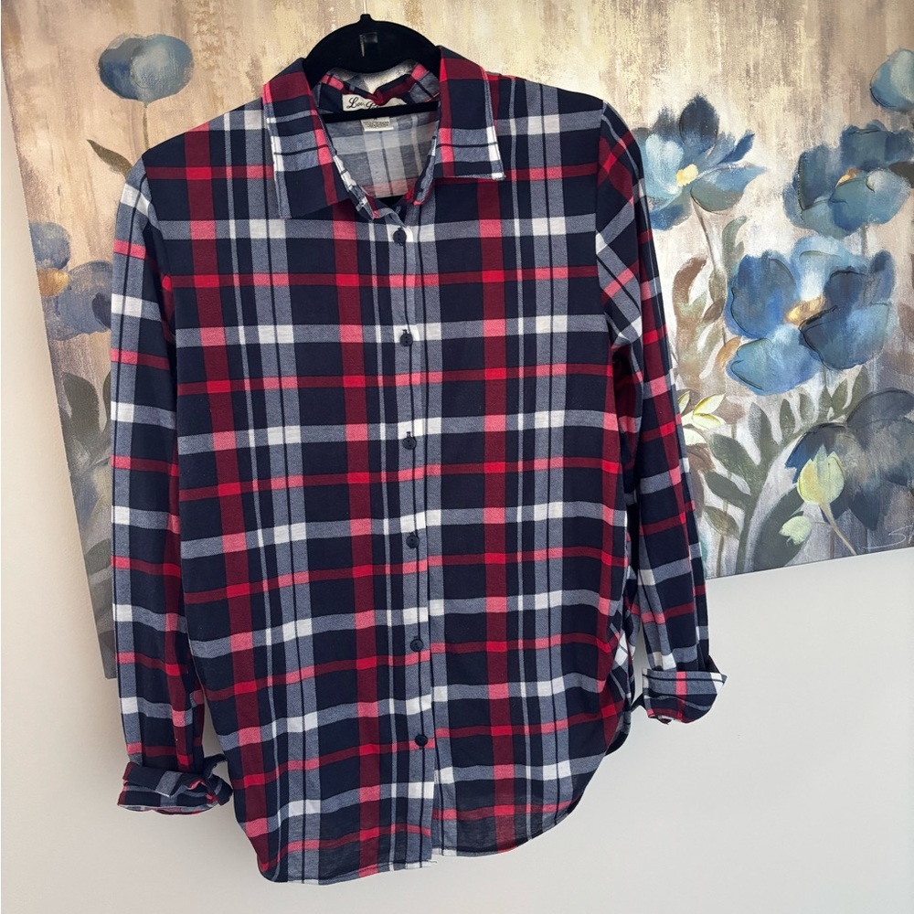 Women’s Maternity lightweight plaid button up. Size Medium.
